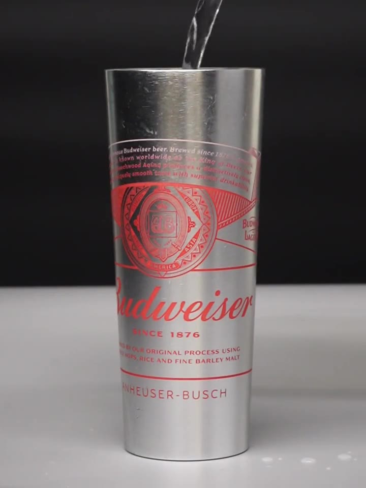 Custom logo cup pour test video cover